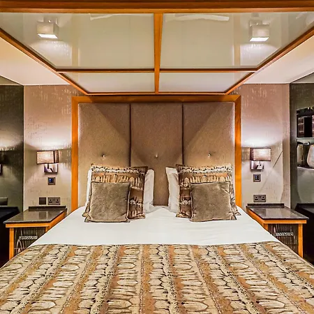 Hotel Church By The Cranleigh Boutique *