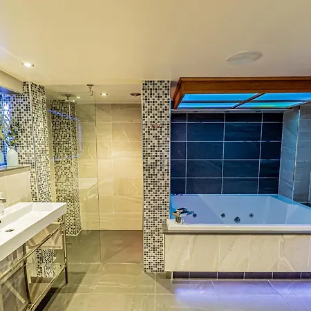 Hotel Church By The Cranleigh Boutique *